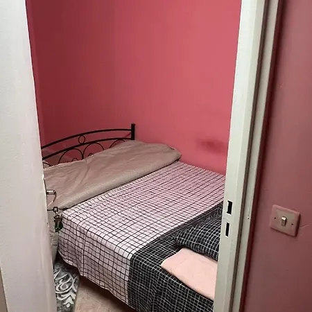 One Private Πανσιόν *